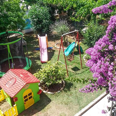 3 Bedroom Beautiful Apartment In Medulin Exterior foto